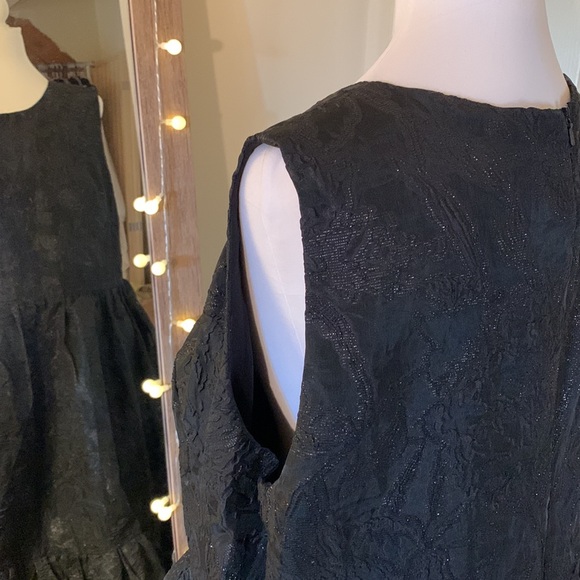 MAC DUGGAL
Mac Duggal Sleeveless High Low Brocade Gown - Picture 10 of 16